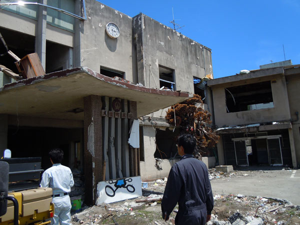2011年6月17日、津波被害を受けた役場